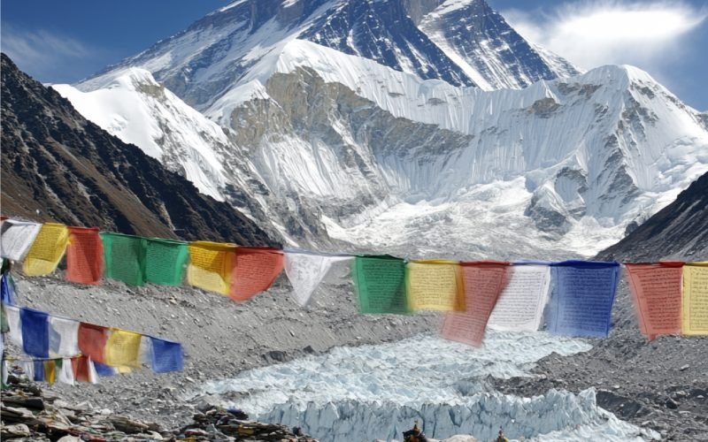 view-mount-everest-from-base-camp-with-colorful-prayer-flags-fluttering1 (1)